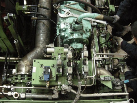 工业设备液压泵维修